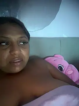 Snapshot of LittleMissGrippy chatting on July 24, 2026, 10:41 pm LittleMissGrippy online show from July 24, 2026, 10:41 pm