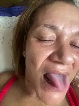 rosanna78322 online show from June 16, 2026, 7:16 pm