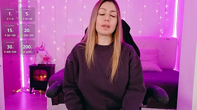 Snapshot of LindaWhite_ chatting on February 15, 2026, 9:55 pm LindaWhite online show from February 15, 2026, 9:55 pm