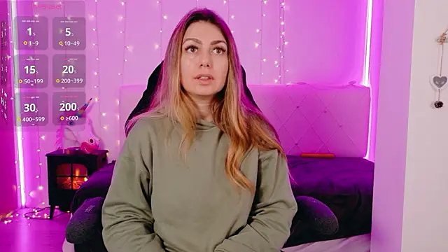 Snapshot of LindaWhite_ chatting on March 1, 2026, 10:01 pm LindaWhite online show from March 1, 2026, 10:01 pm