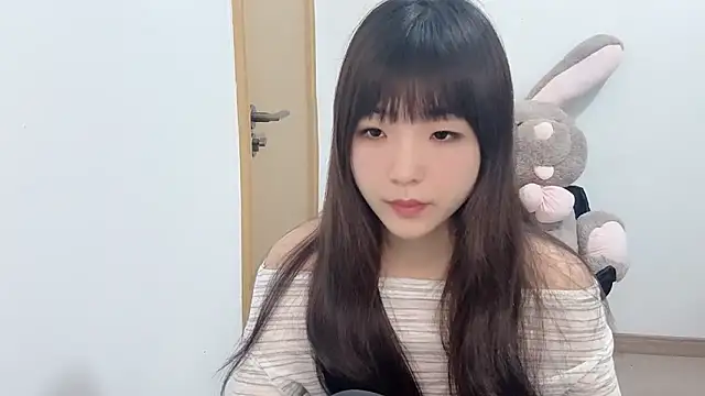 Louise-3 online show from June 2, 2026, 9:39 pm