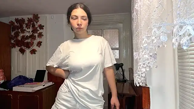 MargyClingingsmith online show from July 18, 2026, 9:13 am