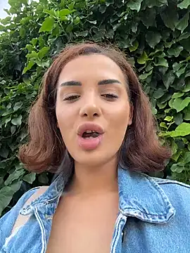 chloenyx online show from June 3, 2026, 2:33 pm