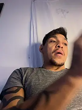 Snapshot of Tatuadomoreno23cm chatting on June 27, 2026, 12:22 pm Tatuadomoreno23cm online show from June 27, 2026, 12:22 pm