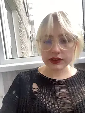 xp blondie online show from June 3, 2026, 10:18 am