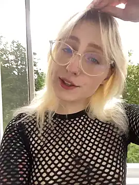 xp blondie online show from June 18, 2026, 11:58 am
