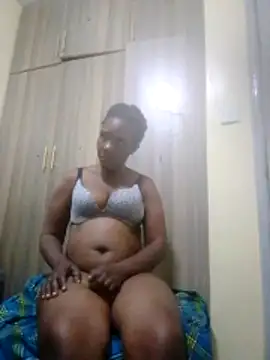 Snapshot of Creamymom4 chatting on June 9, 2026, 6:03 am Creamymom4 online show from June 9, 2026, 6:03 am