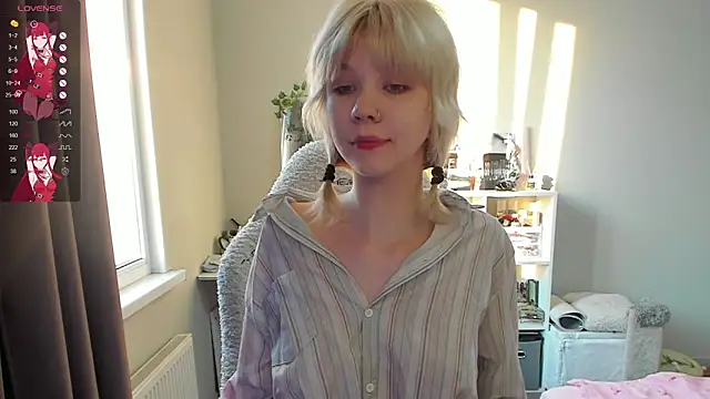 voguecaroline online show from June 11, 2026, 5:44 pm