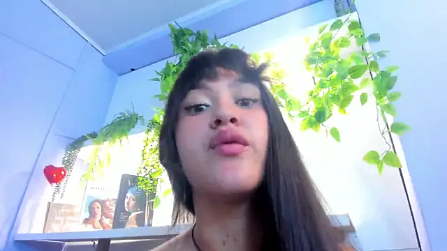 Snapshot of amberhanks chatting on June 3, 2026, 2:33 pm amberhanks online show from June 3, 2026, 2:33 pm
