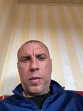Snapshot of sashaalexandru chatting on June 2, 2026, 12:40 pm sashaalexandru online show from June 2, 2026, 12:40 pm