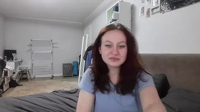 Snapshot of LoiseLovetto chatting on June 19, 2026, 4:22 pm LoiseLovetto online show from June 19, 2026, 4:22 pm