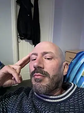 moonpig1 online show from June 7, 2026, 1:04 pm