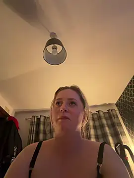 Jasminee210 online show from June 1, 2026, 9:16 pm