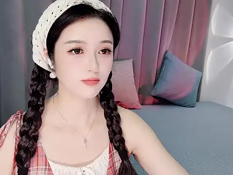 Momo-Wow online show from June 4, 2026, 6:19 am