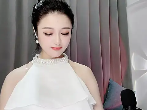 Momo-Wow online show from June 7, 2026, 5:22 am