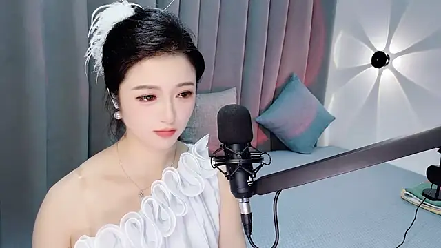 Momo-Wow online show from June 17, 2026, 6:16 am
