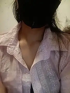assurl-love online show from June 3, 2026, 5:07 pm