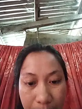 Snapshot of Yummyleyn chatting on June 2, 2026, 1:40 am Yummyleyn online show from June 2, 2026, 1:40 am