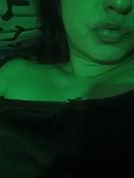 zaracamila98 online show from June 17, 2026, 4:15 am