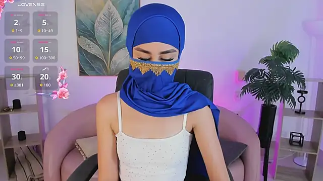 Snapshot of Alina_Malak chatting on June 4, 2026, 8:26 pm Alina Malak online show from June 4, 2026, 8:26 pm