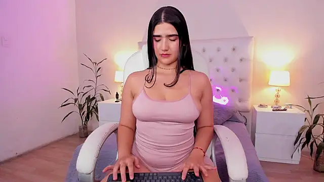 Tiffanny Gomez online show from June 25, 2026, 7:18 pm