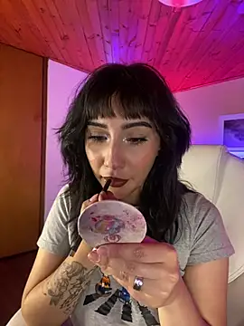 Zaira pink online show from June 4, 2026, 3:12 am