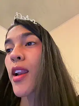mia honeyy  online show from June 4, 2026, 2:28 am
