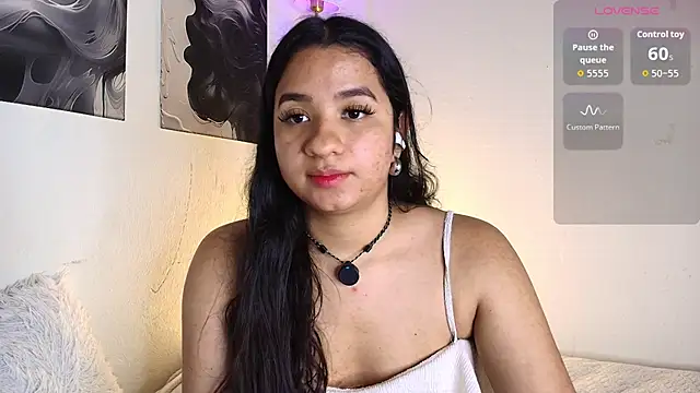 Snapshot of thepeach_ chatting on August 5, 2026, 7:28 pm thepeach online show from August 5, 2026, 7:28 pm