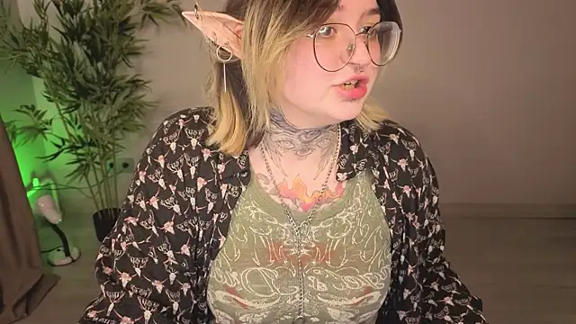 Snapshot of Eva_Witcher chatting on June 9, 2026, 10:05 am Eva Witcher online show from June 9, 2026, 10:05 am
