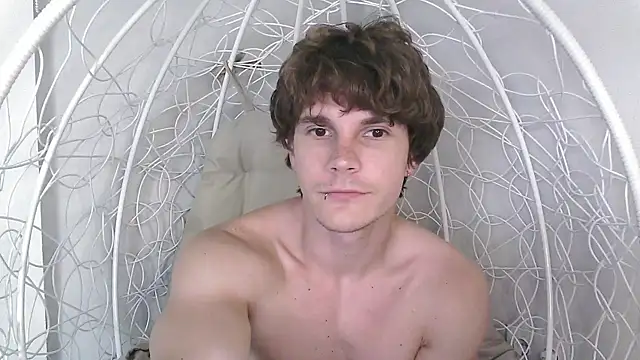 Eric Crush online show from July 16, 2026, 1:11 am