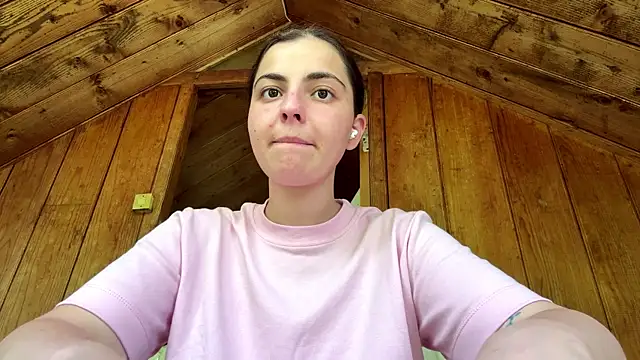 Snapshot of MarisaKomar chatting on July 17, 2026, 1:07 pm MarisaKomar online show from July 17, 2026, 1:07 pm