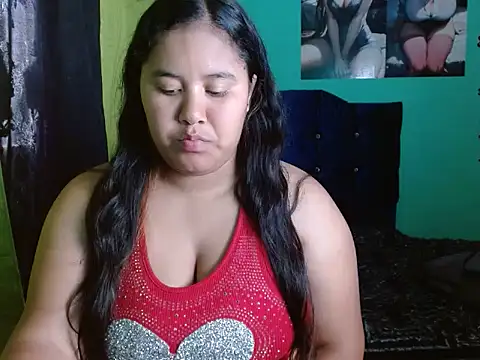 Snapshot of Rosa_ebony chatting on June 3, 2026, 2:33 pm Rosa ebony online show from June 3, 2026, 2:33 pm