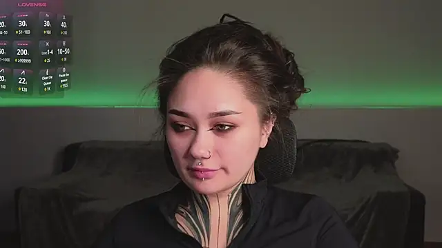 Snapshot of KarenHotFlirt chatting on June 16, 2026, 2:19 pm KarenHotFlirt online show from June 16, 2026, 2:19 pm