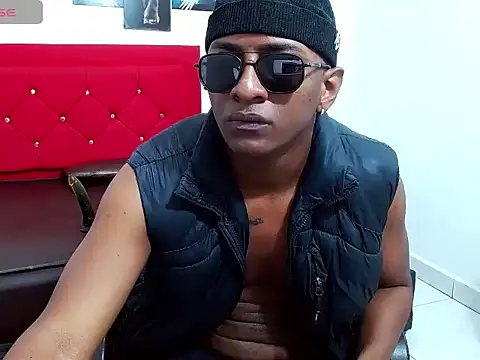 caellt online show from June 9, 2026, 6:41 pm