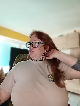 CURVYSAKURA online show from June 18, 2026, 4:55 pm