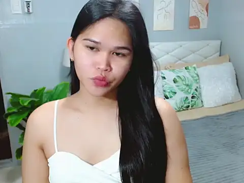 AlianaFord online show from July 14, 2026, 8:25 pm