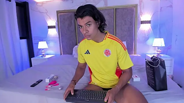 LycanMushu online show from June 24, 2026, 2:54 am