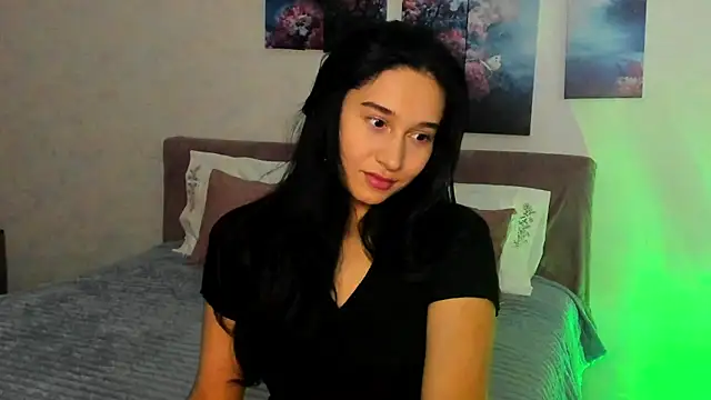 Camilla  Noor online show from June 18, 2026, 5:06 pm