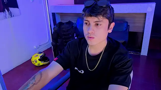 angel still  online show from July 6, 2026, 3:36 am