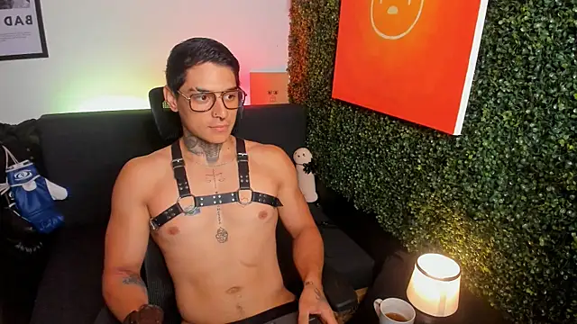 Simon cortes online show from July 25, 2026, 11:19 am