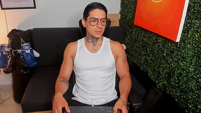 Simon cortes online show from July 26, 2026, 11:17 am