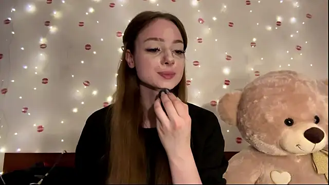 itskylieee online show from June 10, 2026, 10:25 am