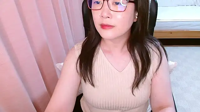 LENA-xo online show from June 14, 2026, 6:15 am