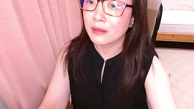 LENA-xo online show from June 15, 2026, 3:36 pm