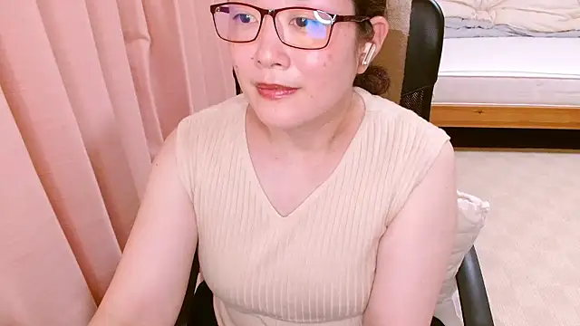 LENA-xo online show from July 9, 2026, 2:43 pm