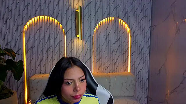 samantha tx  online show from June 18, 2026, 3:07 am