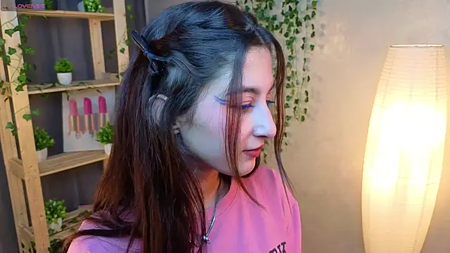 JasminKitany online show from June 8, 2026, 4:51 pm