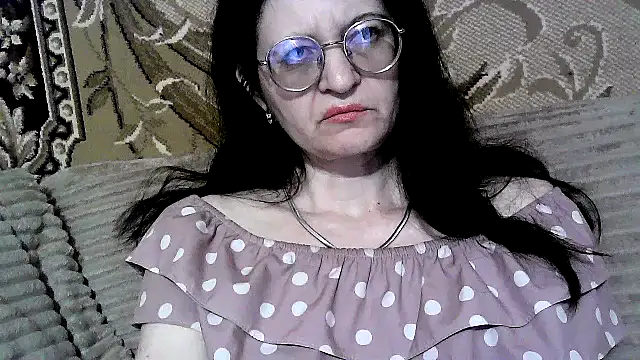 Snapshot of Dear_Annet chatting on June 13, 2026, 8:29 pm Dear Annet online show from June 13, 2026, 8:29 pm