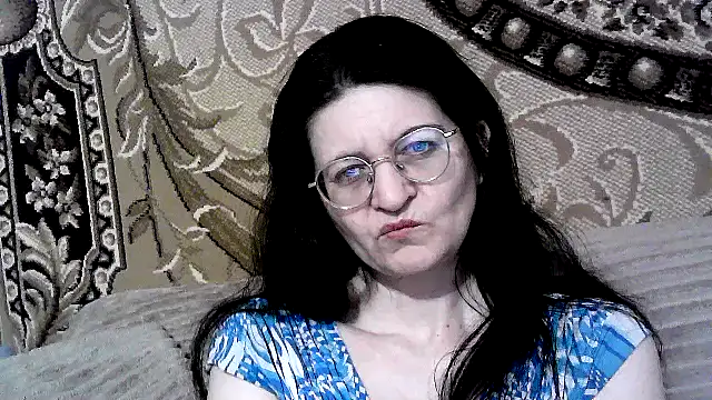 Snapshot of Dear_Annet chatting on July 8, 2026, 8:13 pm Dear Annet online show from July 8, 2026, 8:13 pm