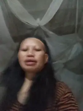 Snapshot of Ila-min chatting on June 18, 2026, 3:27 pm Ila-min online show from June 18, 2026, 3:27 pm